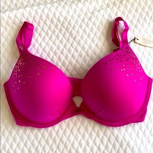 - Victoria’s Secret Plunge Bra New With Tags